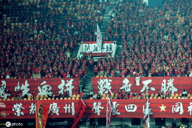 近日，意大利记者法比奥-桑蒂尼接受了TV Play的采访，他透露皇马准备为巴雷拉报价8000万欧。